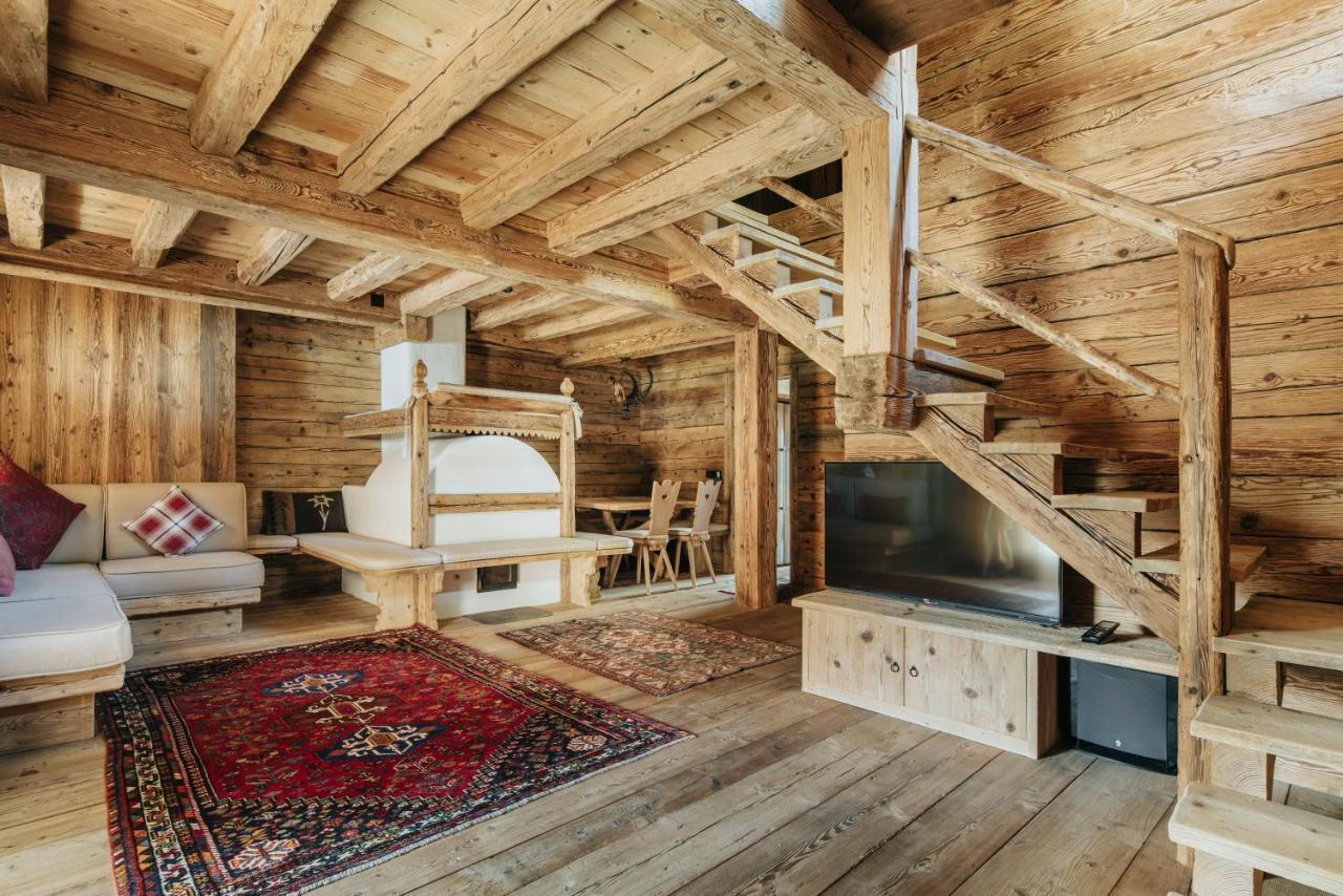 Privatunterkunft Luxury Cortina *